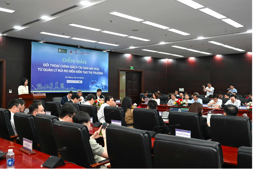 Diễn đàn thu hút sự hơn 200 lượt tham gia trực tiếp và hơn 100 lượt tham gia trực tuyến.