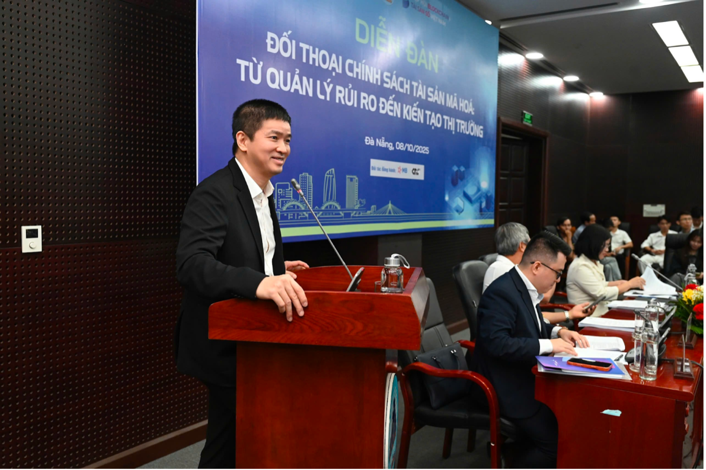 Ông Phan Đức Trung nhấn mạnh sự cần thiết cân bằng giữa đổi mới sáng tạo và quản lý tuân thủ để phát triển bền vững thị trường tài sản mã hoá
