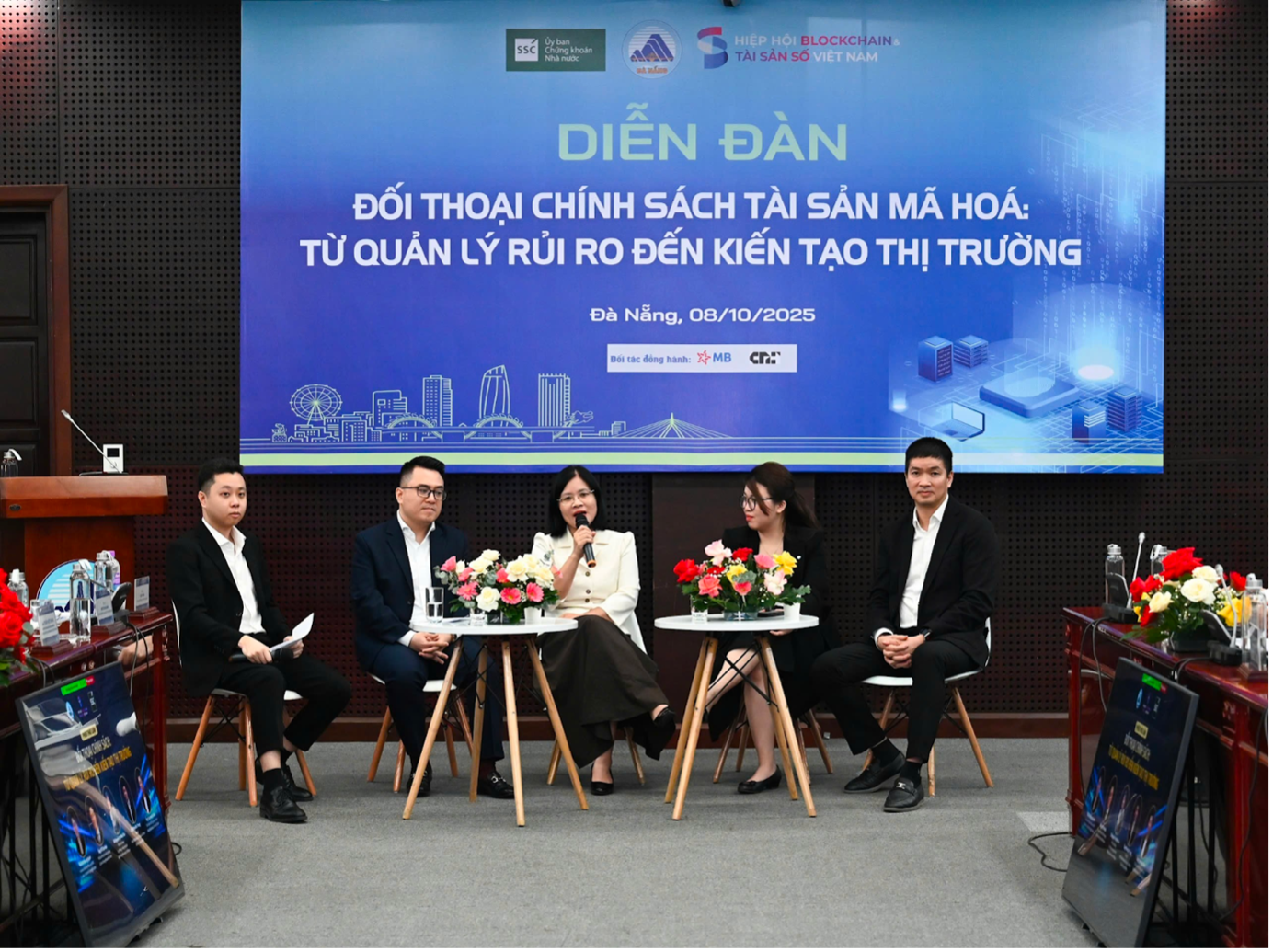 Chuyên gia, nhà quản lý thảo luận về chủ đề “Cân bằng khởi nghiệp sáng tạo và quản lý tuân thủ – Nền móng vững chắc cho thị trường tài sản mã hoá Việt Nam”.