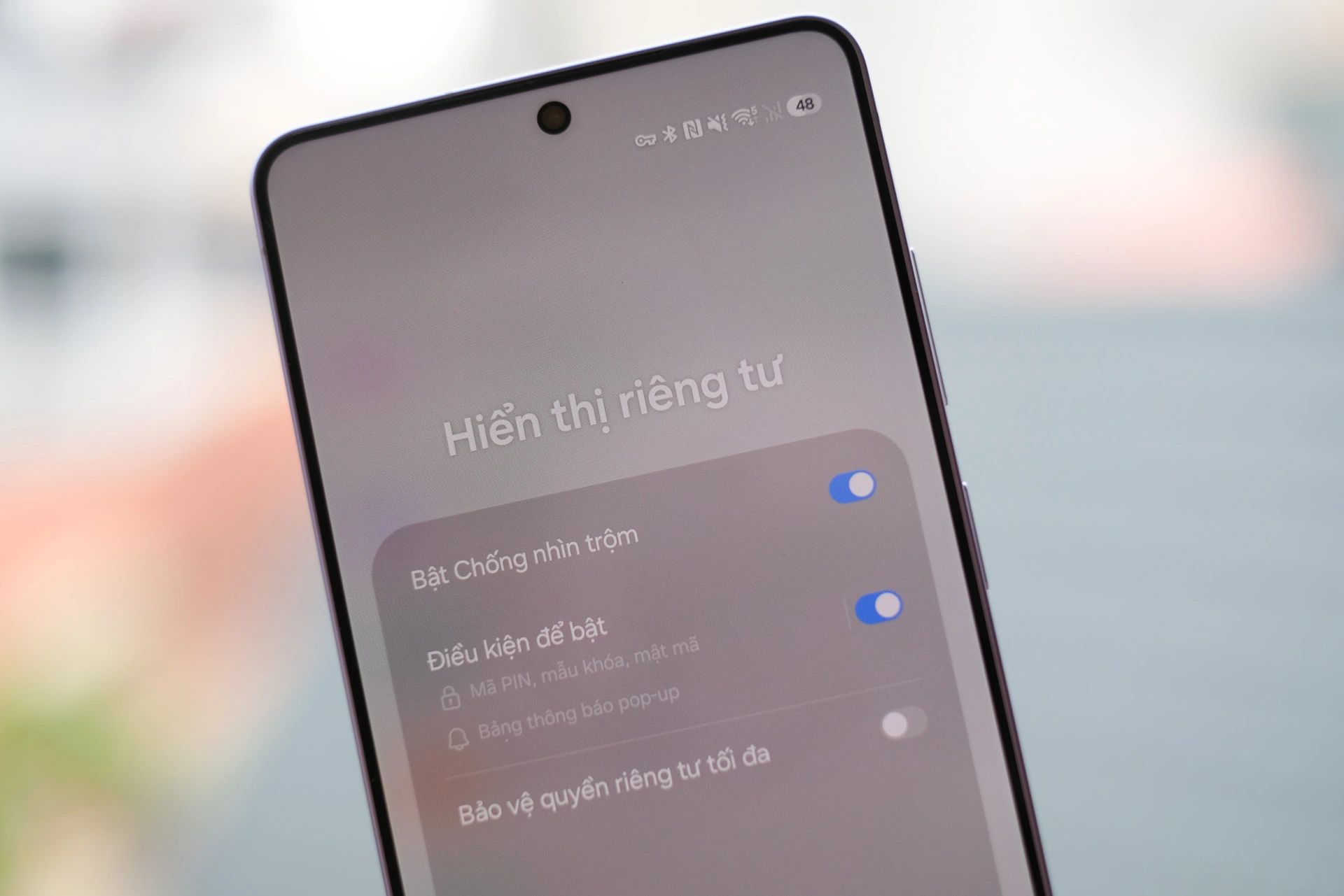 Người dùng có thể bật tắt tính năng Chống nhìn trộm chủ động cho toàn màn hình hoặc từng ứng dụng