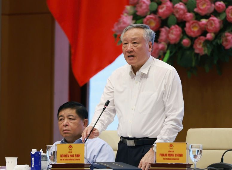 Phó Thủ tướng Thường trực Chính phủ Nguyễn Hòa Bình phát biểu tại phiên họp - Ảnh: VGP/Nhật Bắc