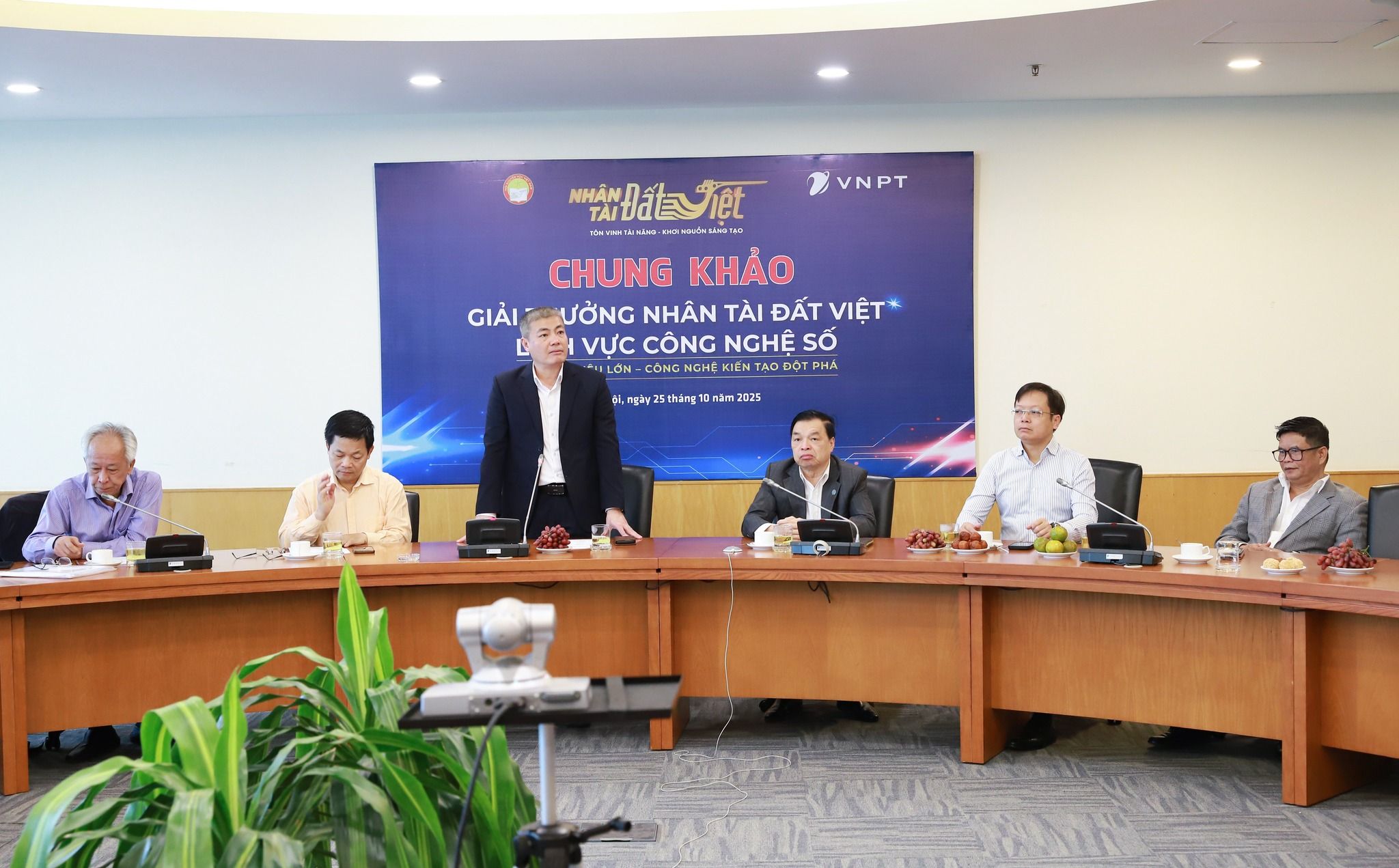 Phó Tổng giám đốc VNPT Ngô Diên Hy phát biểu