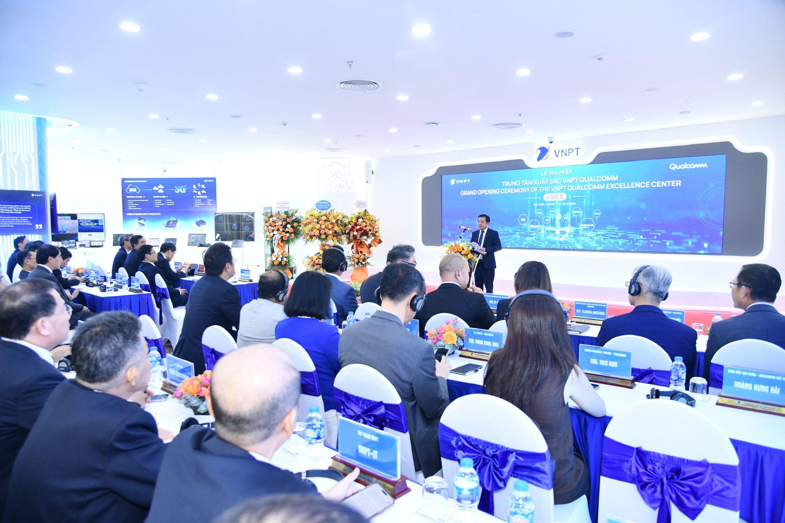 Tổng giám đốc VNPT Huỳnh Quang Liêm phát biểu tại lễ ra mắt Trung tâm