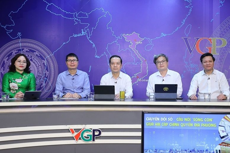 Tọa đàm Chuyển đổi số - Cầu nối sống còn giữa hai cấp chính quyền địa phương - Ảnh: VGP