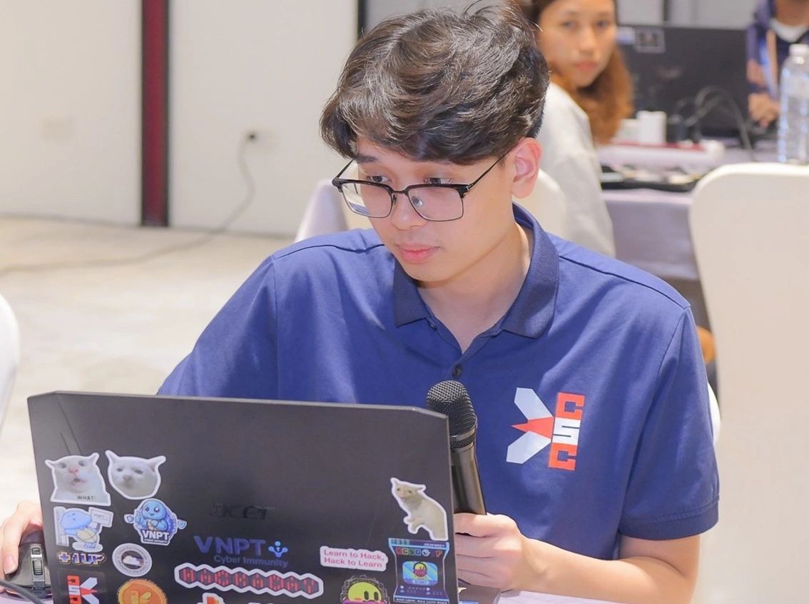 Nghiêm Trung Hậu tham gia các cuộc thi và các dự án thực tế