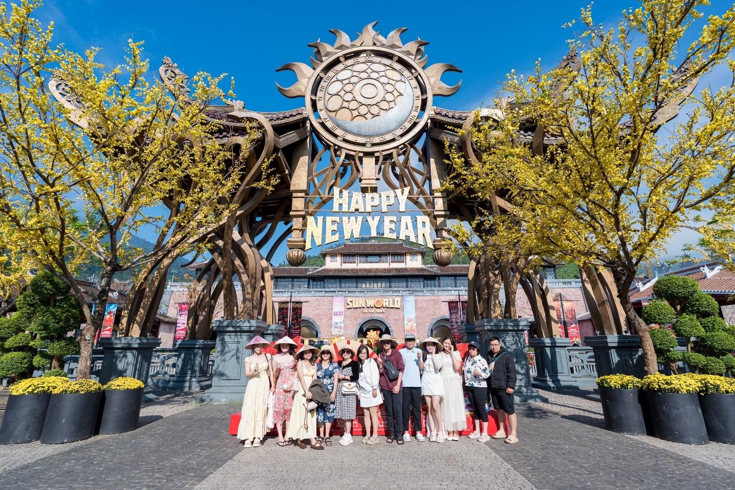 Du khách miền Trung – Tây Nguyên nô nức trẩy hội Bà Nà Hills